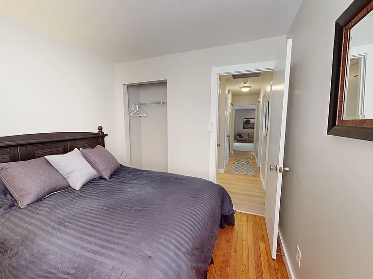903 W 11th St — Photo 14