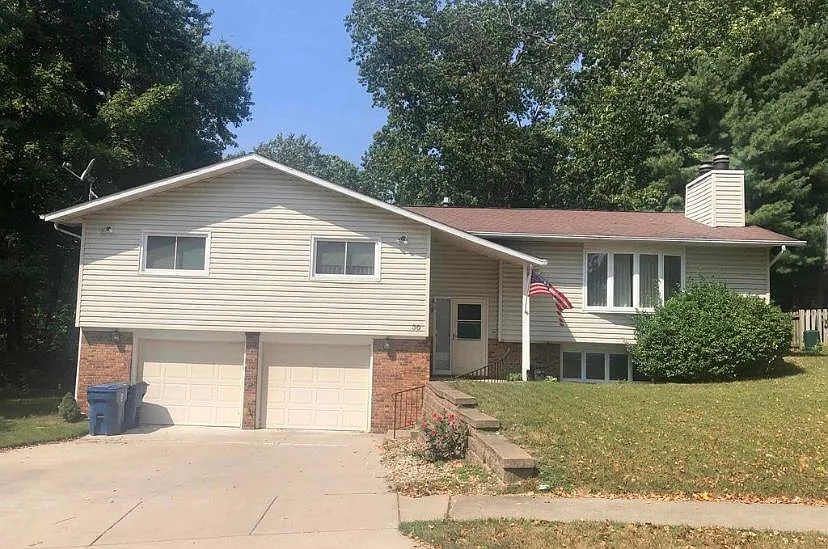 30 Dean Park Dr