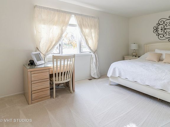 2nd image of 1106 Duxbury Ln