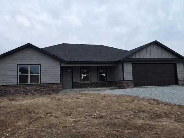 1116 Center Court Cir, Grove, OK 74344