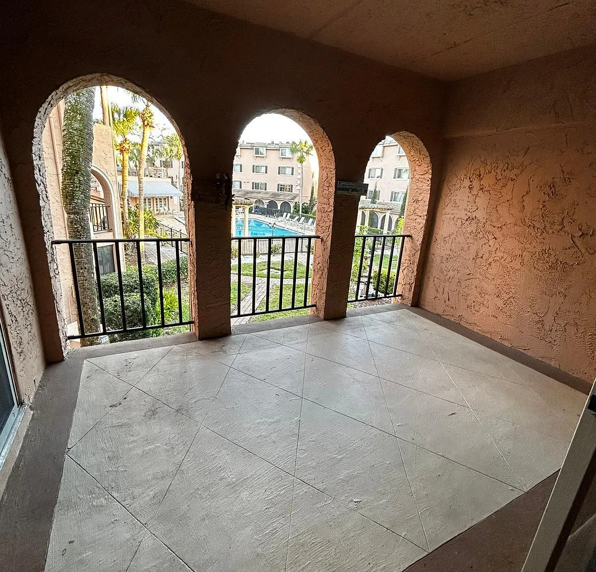 3 bed, 2.0 bath, 1276 sqft, $1,800 — Photo 3