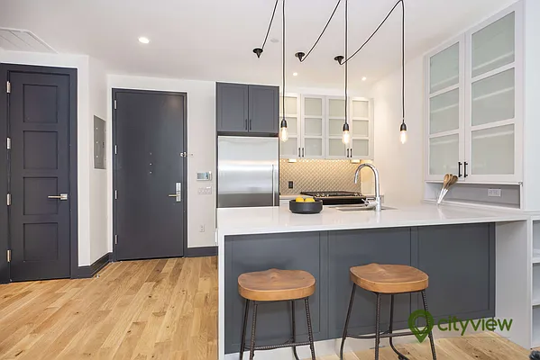 Rented by City View Living | media 86