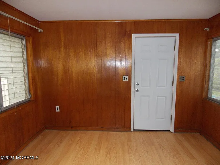 914 Radnor Ave — Photo 16