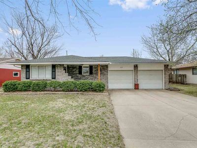 905 E 32nd Ter, Hutchinson, KS, 67502