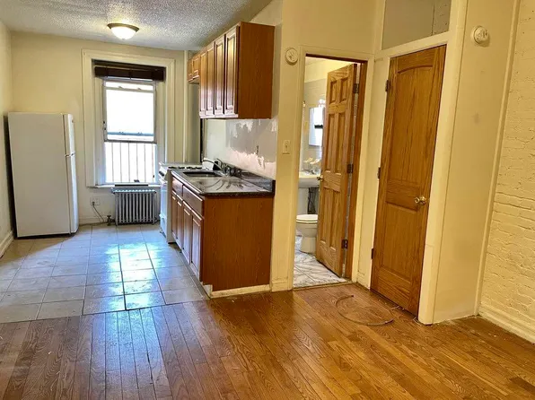 2305 2nd Avenue image 1 of 6