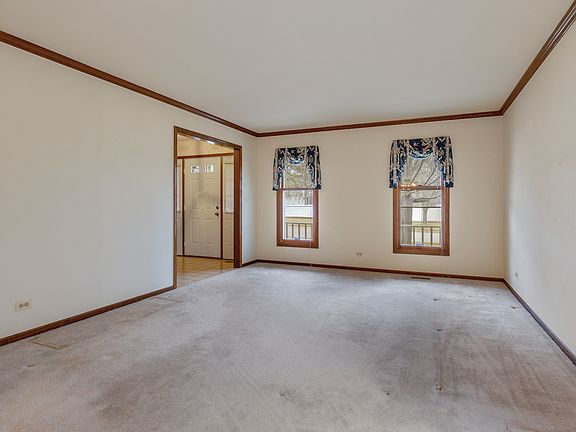 3rd image of 4260 Huntington Blvd