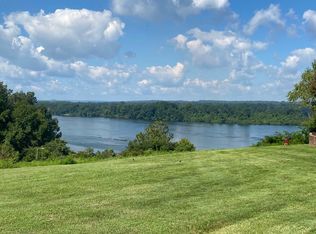 11 Clear View Dr, Sheffield, AL 35660