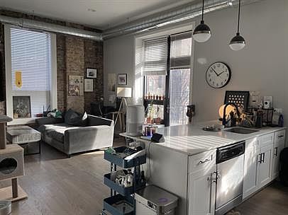 1st image of 1523 W Chicago Ave APT 2