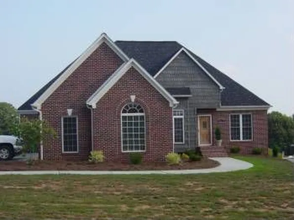 223 Remington Dr, Wilkesboro, NC 28697