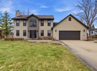 2415 Parkside Dr, Oshkosh, WI