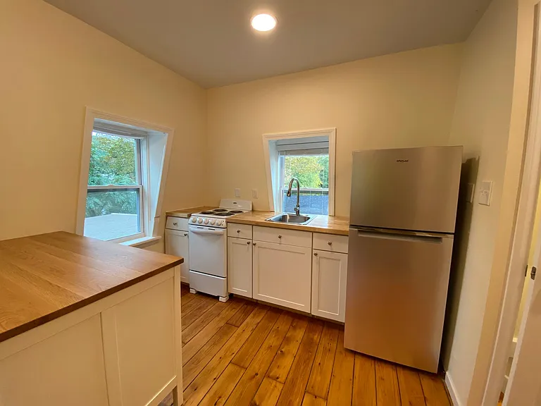 321 Roosevelt Dr #321 — Photo 2