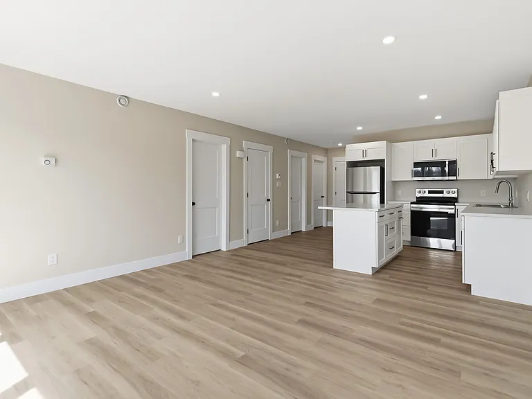 286 Maccoun St #284 — Photo 5