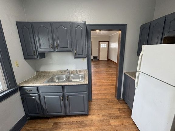 5th image of 717 Kern St