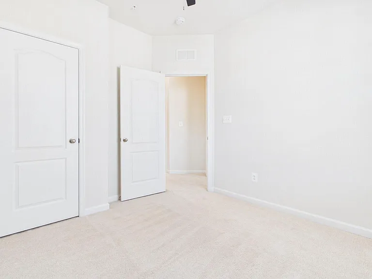 33 Chester Ct — Photo 43