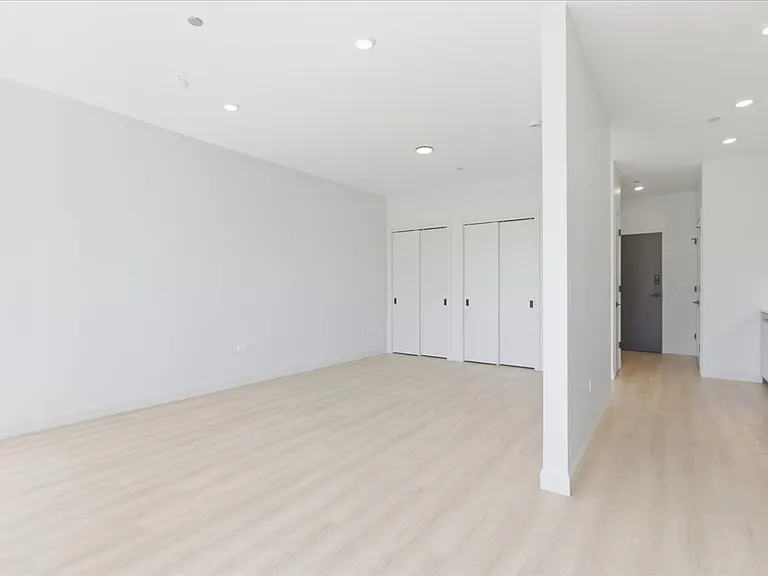 946 W Sunnyside Ave #405 — Photo 7