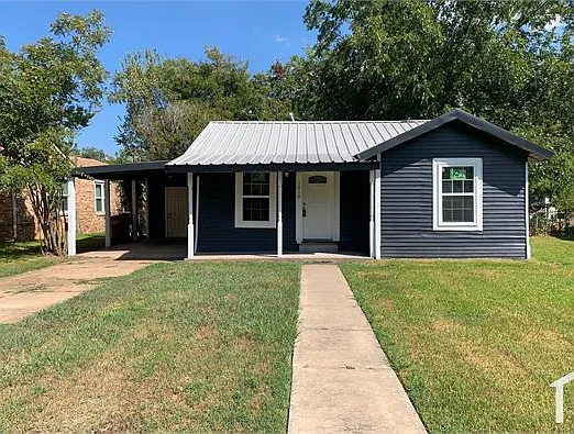 2 bed, 704 sqft, $1,245 — Photo 1