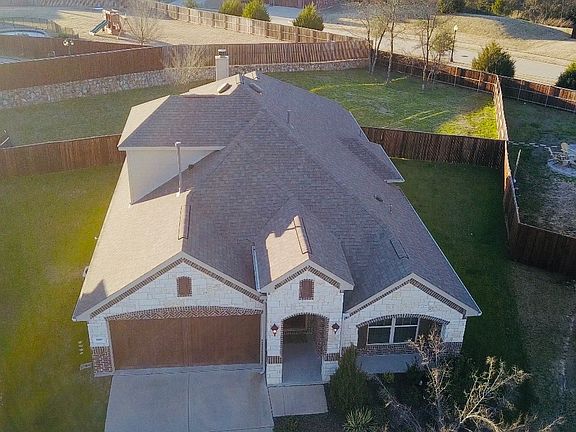 3rd image of 1017 Orchard Hill Trl