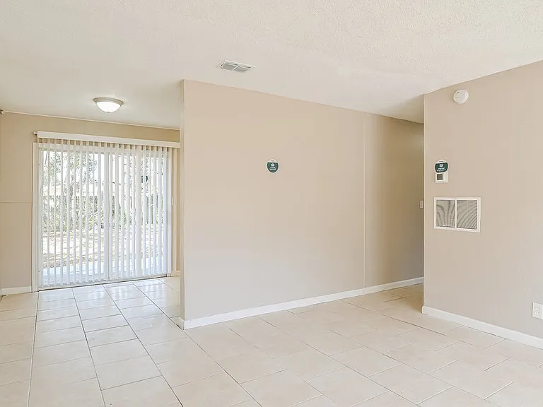 417 Hayton Ave — Photo 4