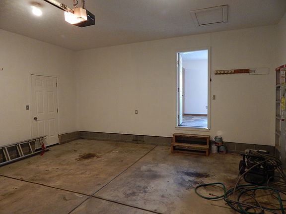 5th image of 777 Colonial Dr
