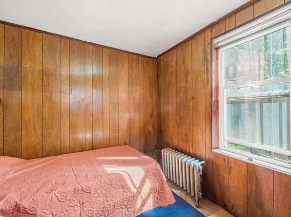 578 Bergen Street image 19 of 30