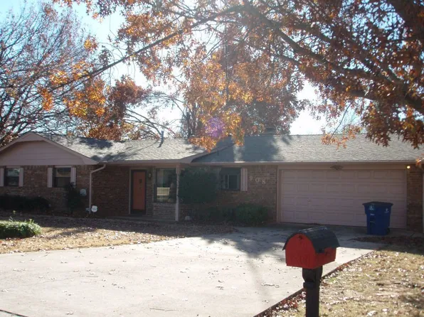 908 W Scott St, Marlow, OK 73055