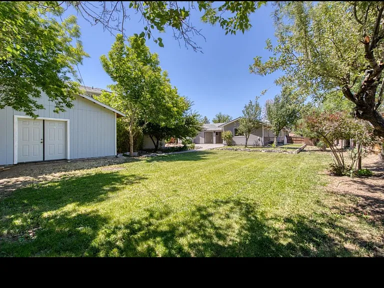 1985 Ponderosa Dr — Photo 17