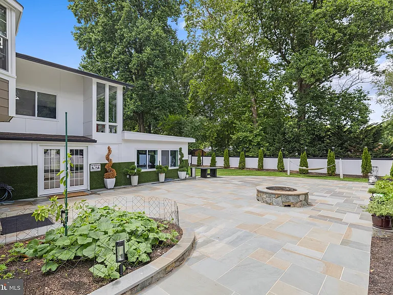 13908 Pleasant Grove Ct — Photo 56