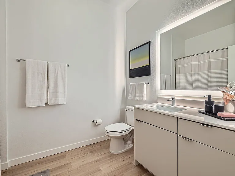 16200 Admiralty Way - Web Quality - 008 - 13 Primary Bathroom