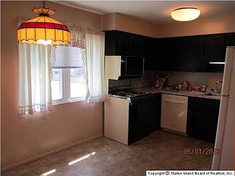 5th image of 81 Spartan Ave