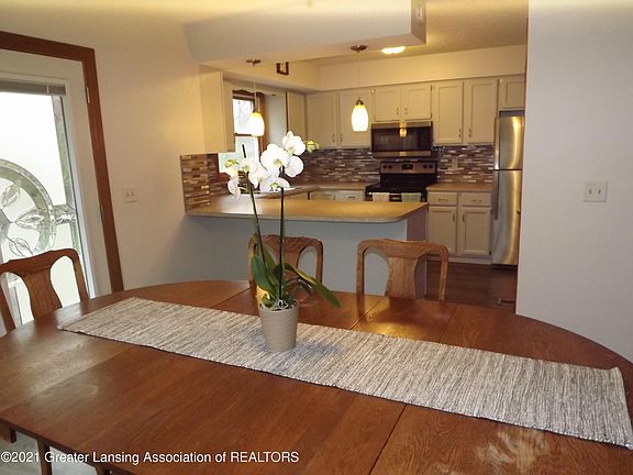 5th image of 1103 Houghton Ln