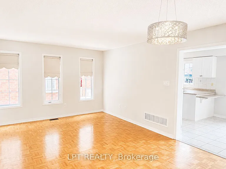 135 Warren Bradley St #MAIN 2ND FLOOR — Photo 5