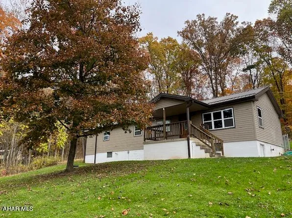 242 Anna Dr, Hollidaysburg, PA 16648