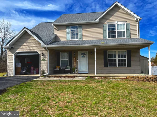 105 Ivy Ln, Zieglersville, PA 19492