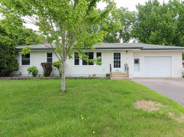 2742 McKnight Rd N, North Saint Paul, MN 55109