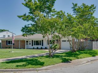 3860 Forest Glen Rd, Virginia Beach, VA 23452