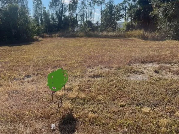 2136 NE 39th Ter, Cape Coral, FL 33909