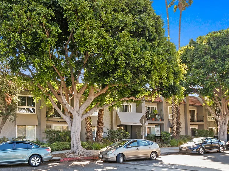 9600 Lucerne Ave — Photo 8