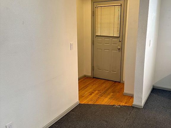 4th image of 2215 Glenarm Pl Unit B