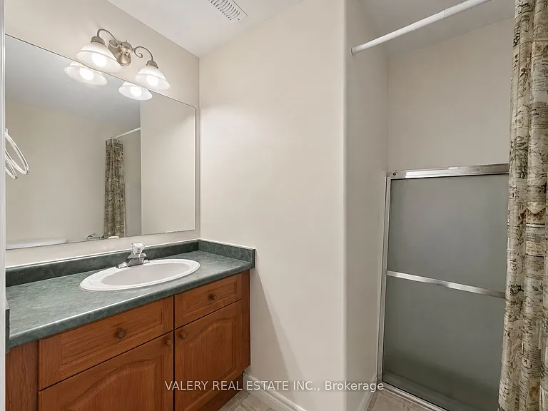555 Grasslands Ct — Photo 25