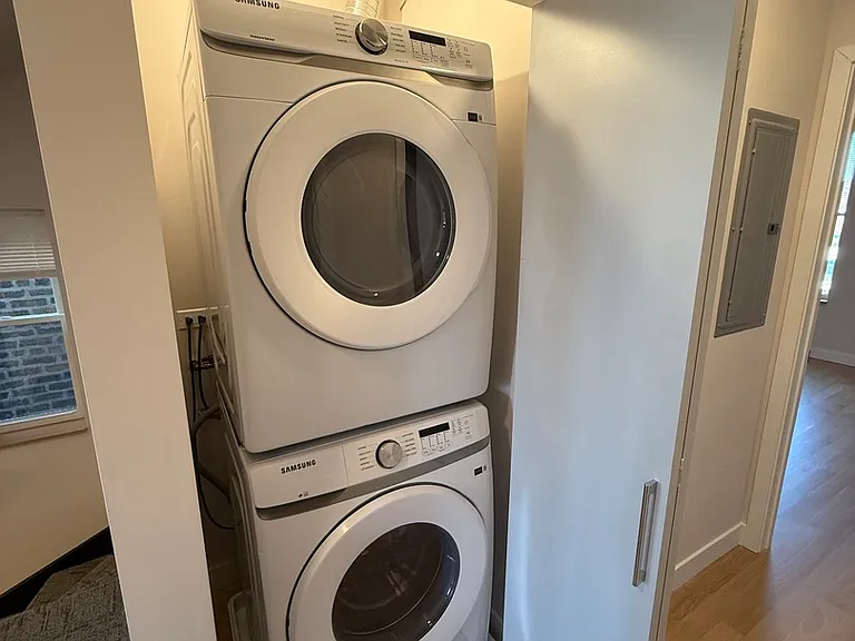 927 N Mozart St #1F — Photo 4