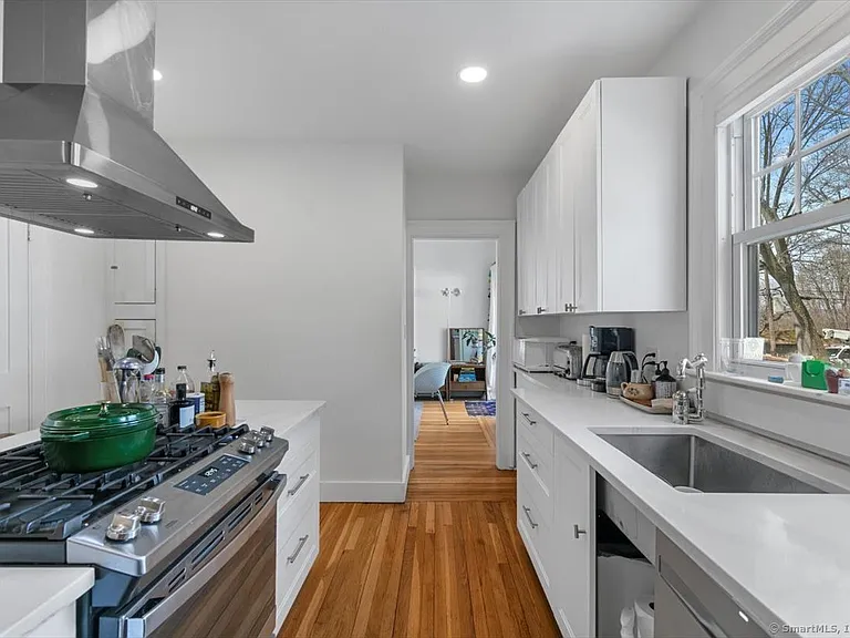 233 Highland St — Photo 8