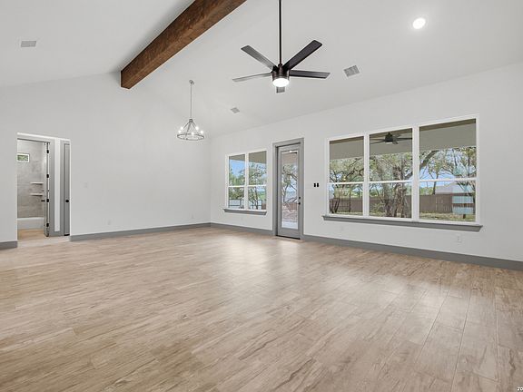 5th image of 1316 Spruce Ln