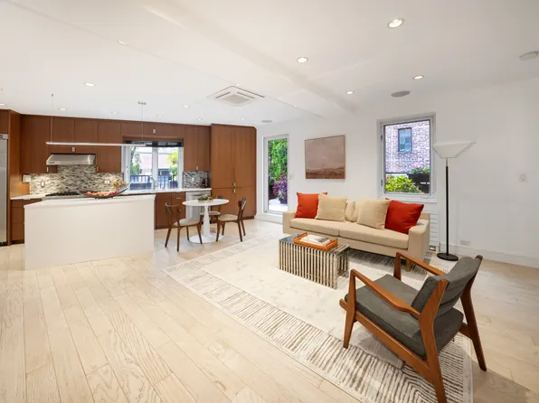 314 East 41st Street image 9 of 12