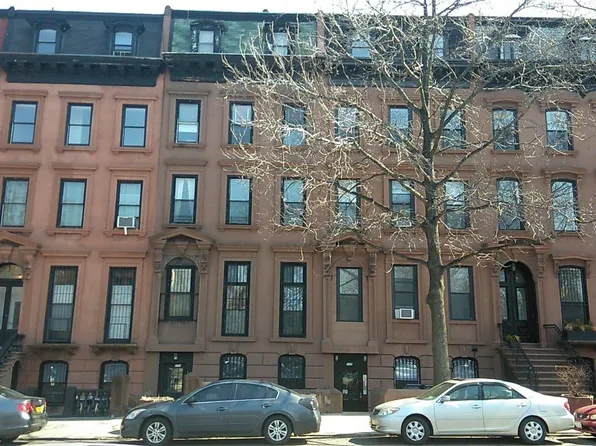 233 Clermont Ave, Brooklyn, NY 11205