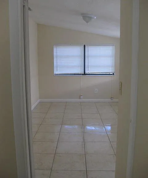 5841 N Farragut Dr — Photo 13