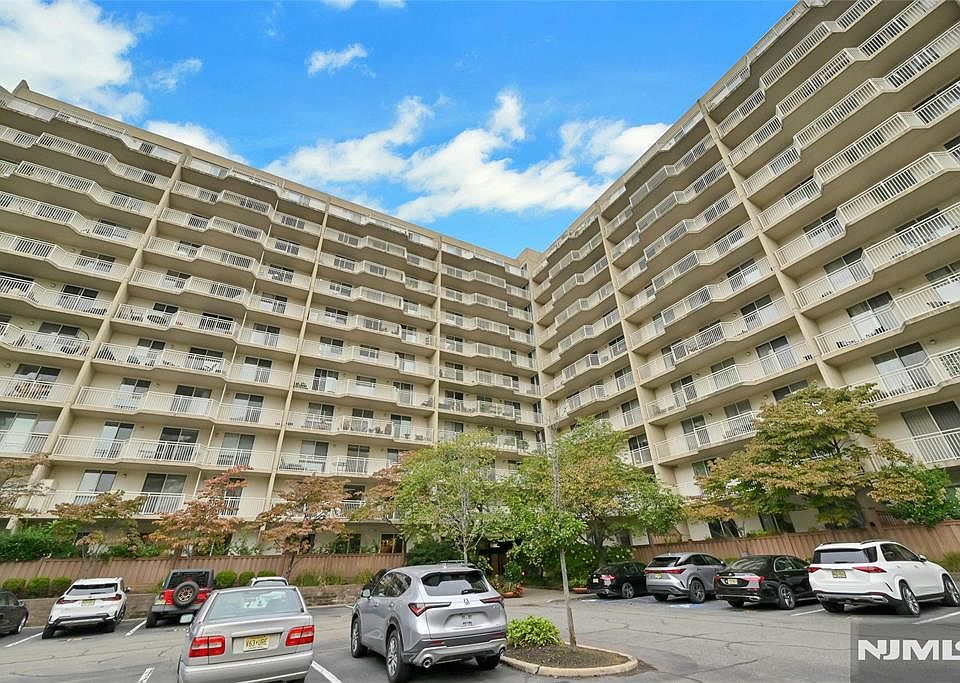 1st image of 1077 River Road #1009