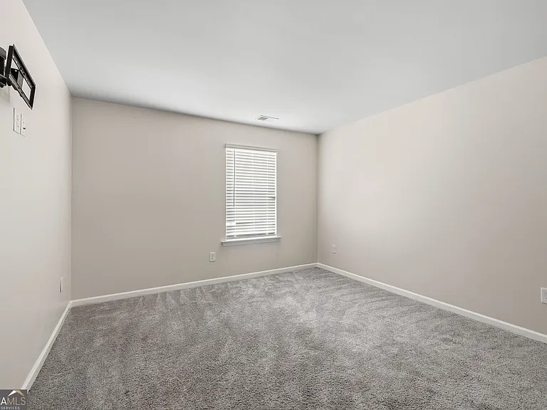 800 Royal Red Ct — Photo 15