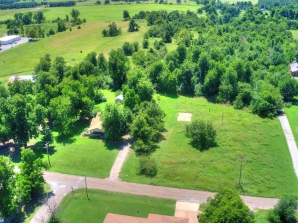 E Van Buren St, Crescent, OK 73028