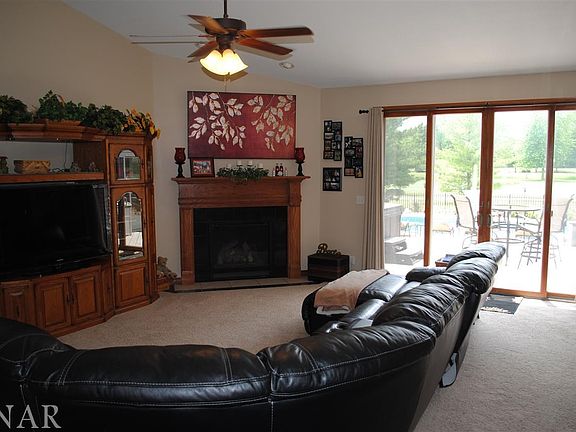 5th image of 1612 W Meadowlark Dr