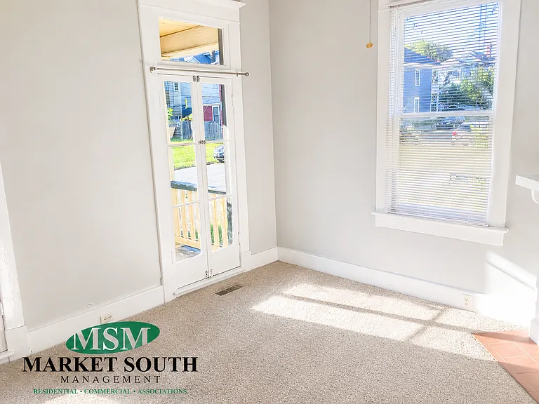 1526 Habersham St — Photo 8